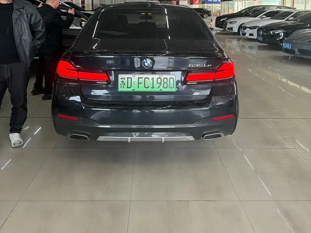 BMW 5 Series New Energy — фото 9