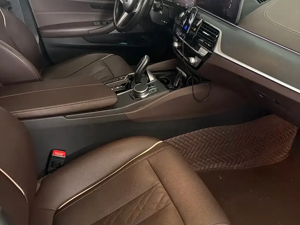 BMW 5 Series New Energy — фото 7