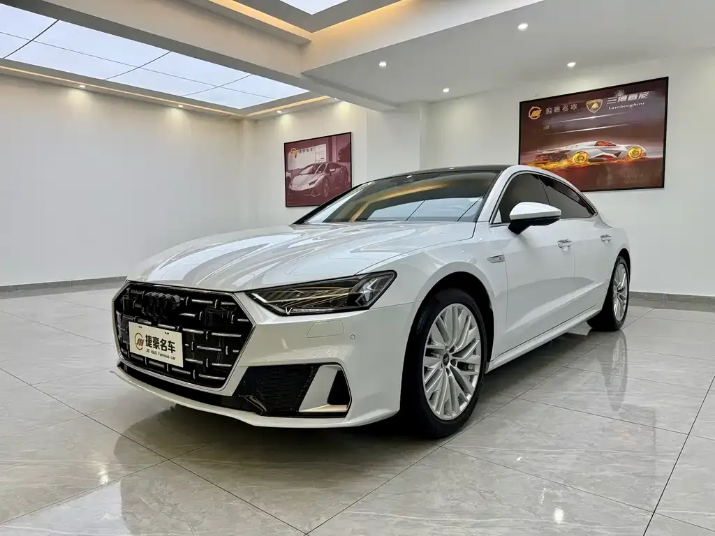 Audi A7L — фото 1