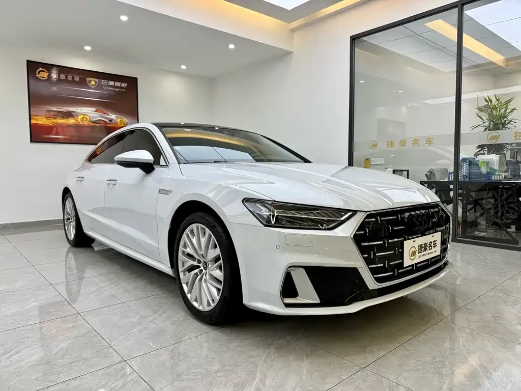 Audi A7L — фото 7