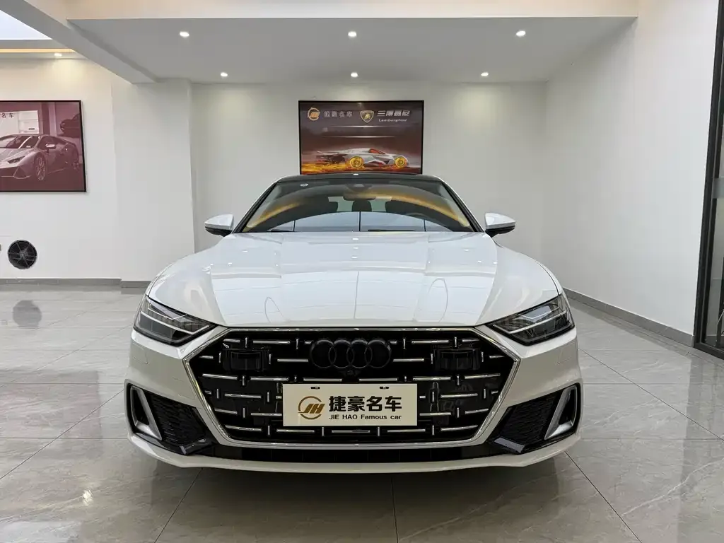 Audi A7L — фото 5