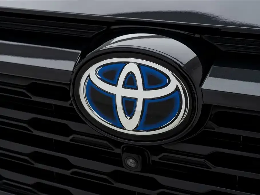 Toyota RAV4 — фото 3