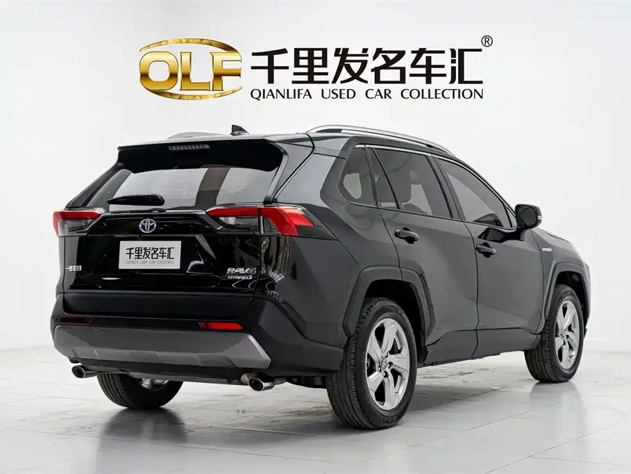 Toyota RAV4 — фото 7