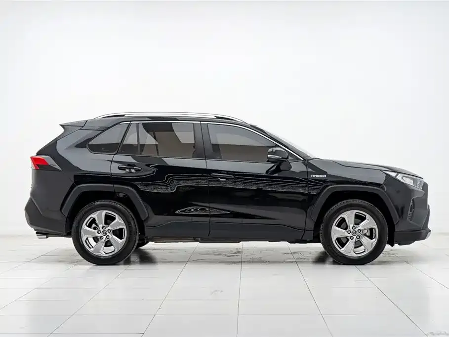 Toyota RAV4 — фото 10