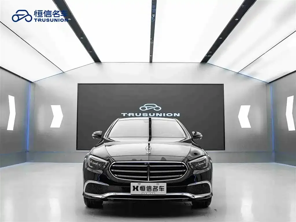 Mercedes-Benz E-Class — фото 7