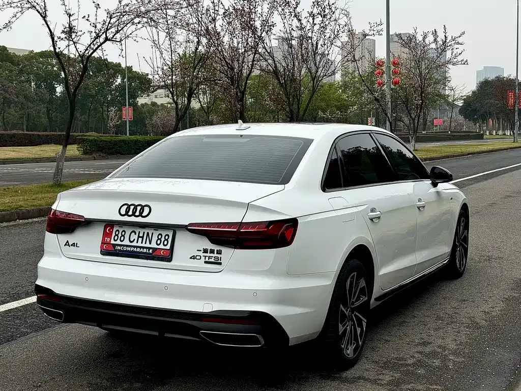 Audi A4L 2023 из CN, фото 6
