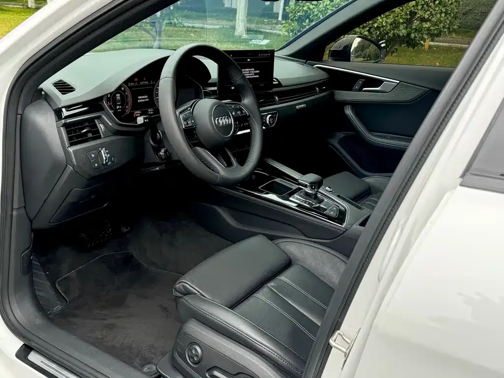 Audi A4L 2023 из CN, фото 5