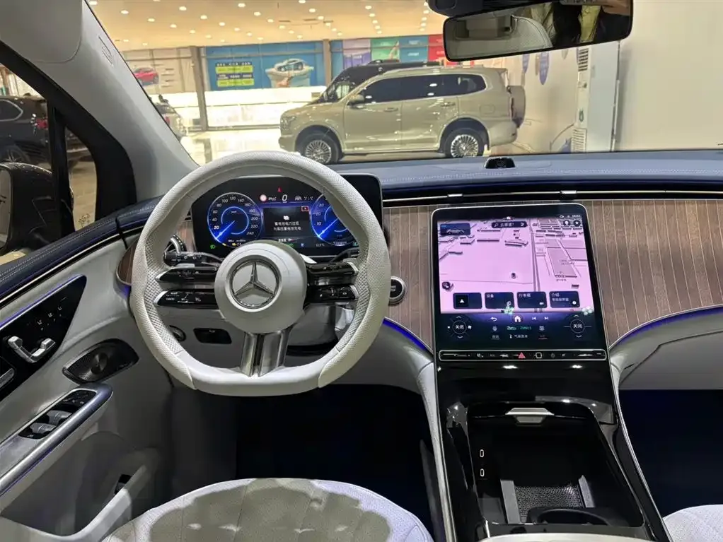 Mercedes-Benz EQE SUV — фото 10