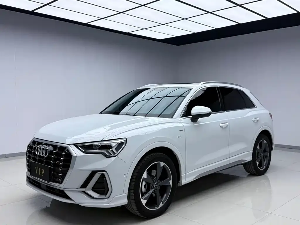 Audi Q3 — фото 1