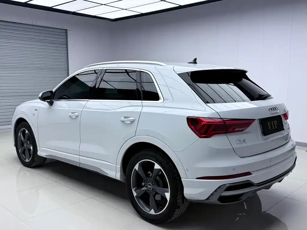 Audi Q3 — фото 10
