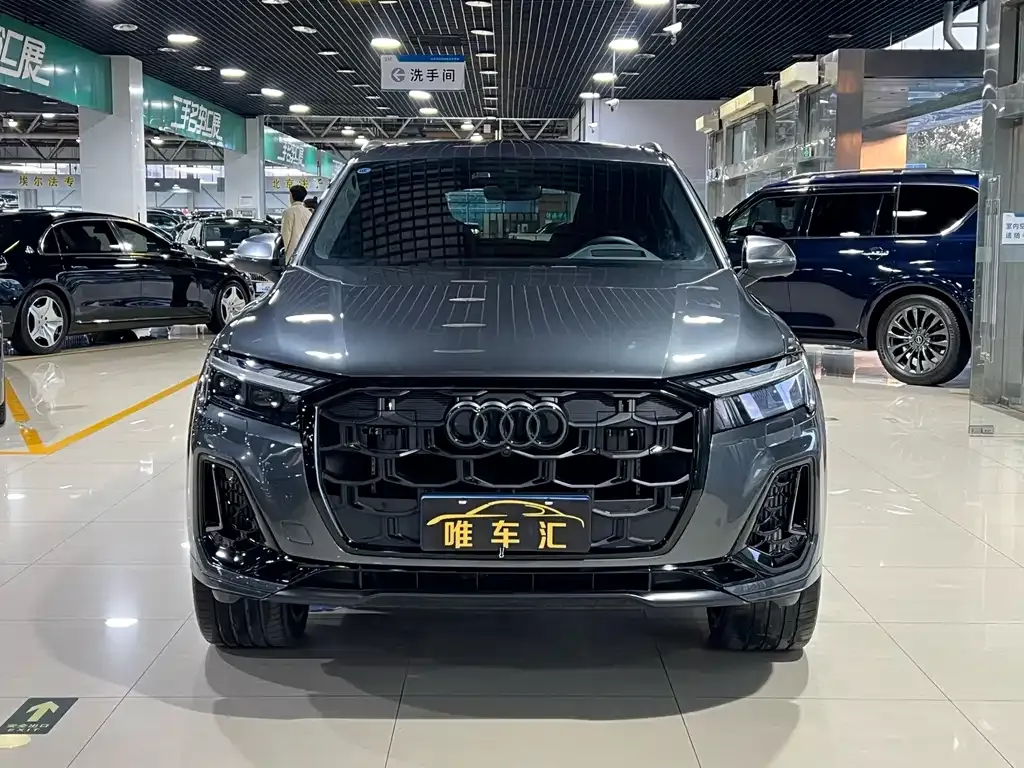 Audi SQ7 2024 из CN, фото 7