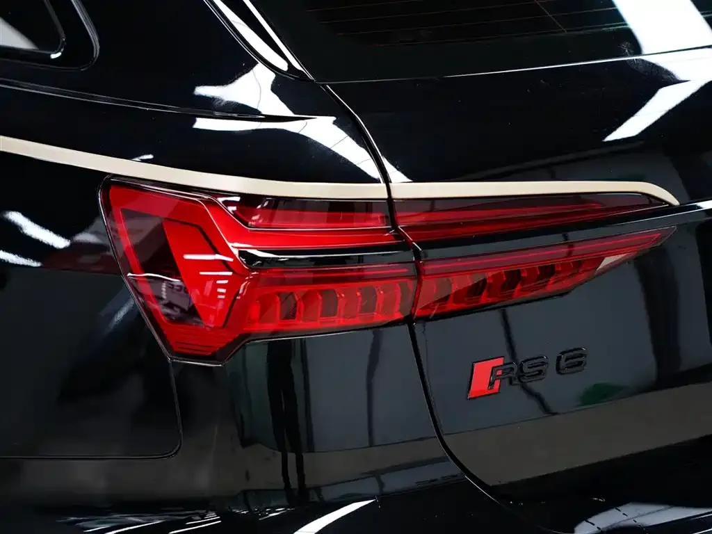 Audi RS 6 2024 из CN, фото 4