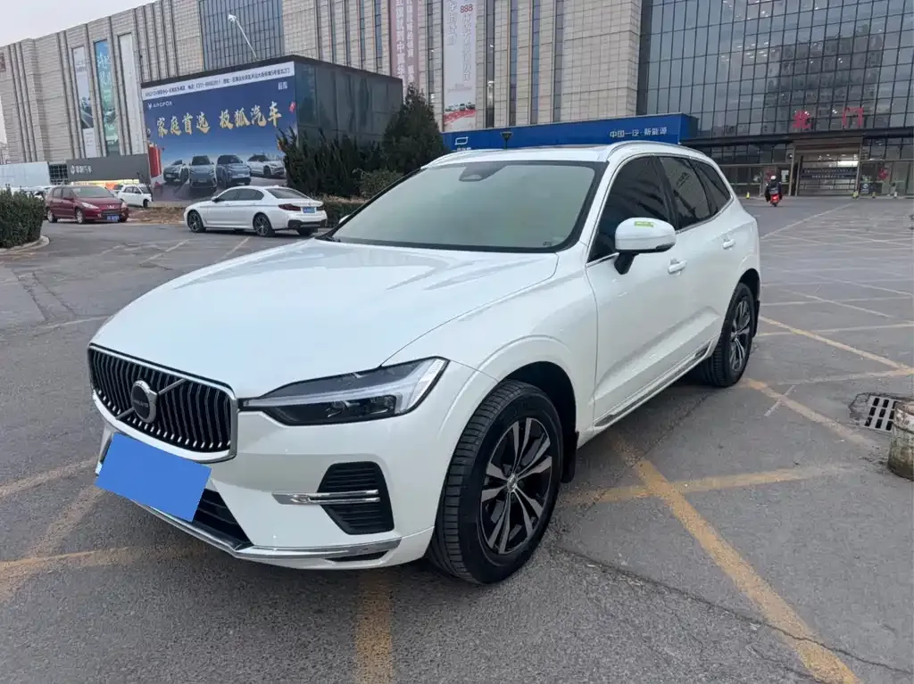 Volvo XC60 — фото 1