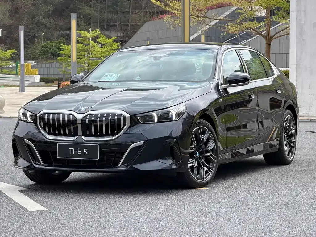 BMW 5 Series 2026 из CN, фото 1