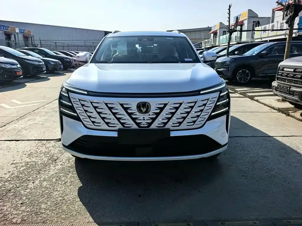 Changan CS75PLUS — фото 8