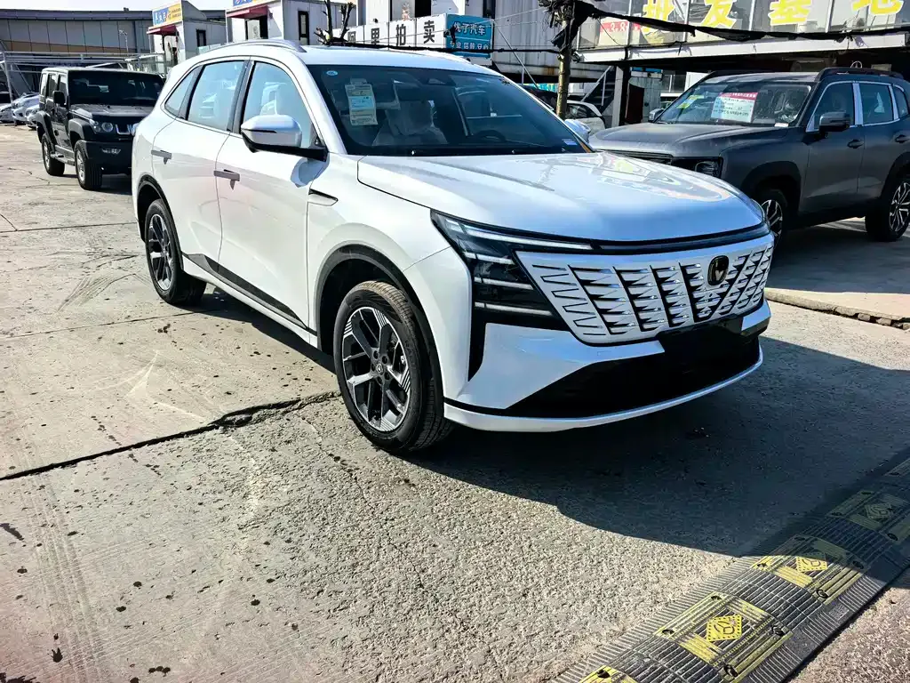 Changan CS75PLUS — фото 9