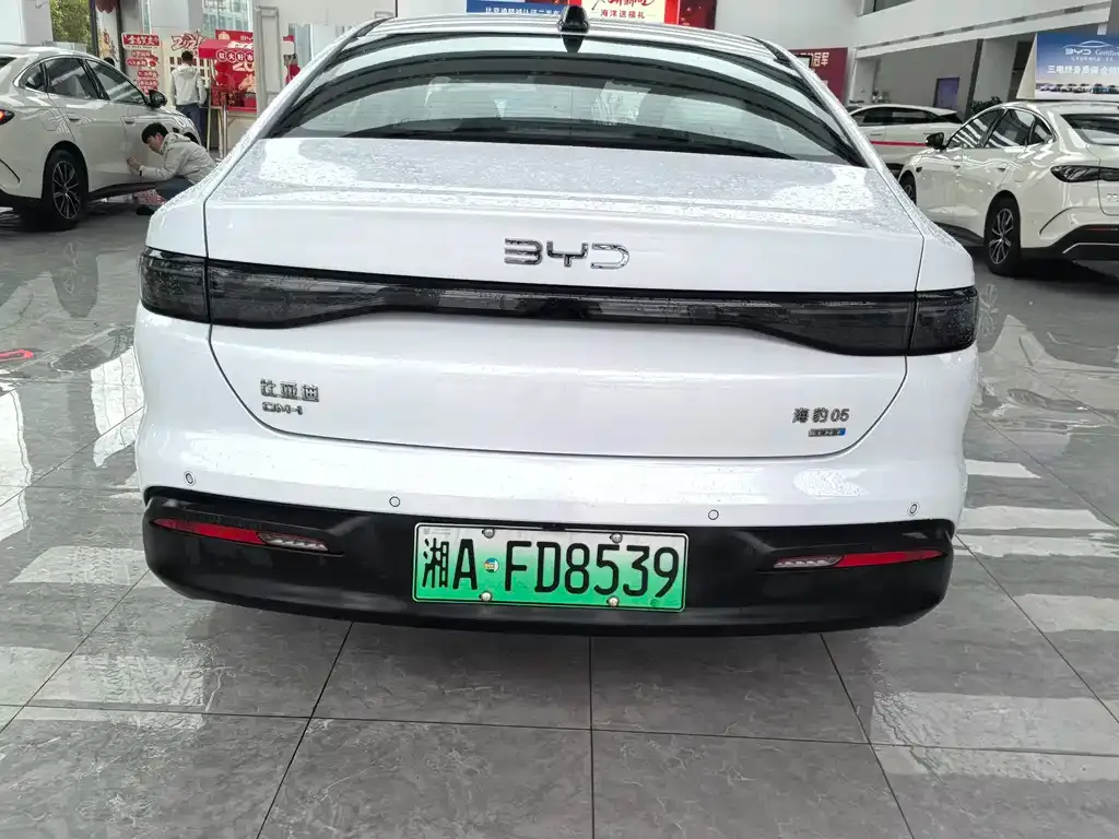 BYD Seal 05 DM-i — фото 9