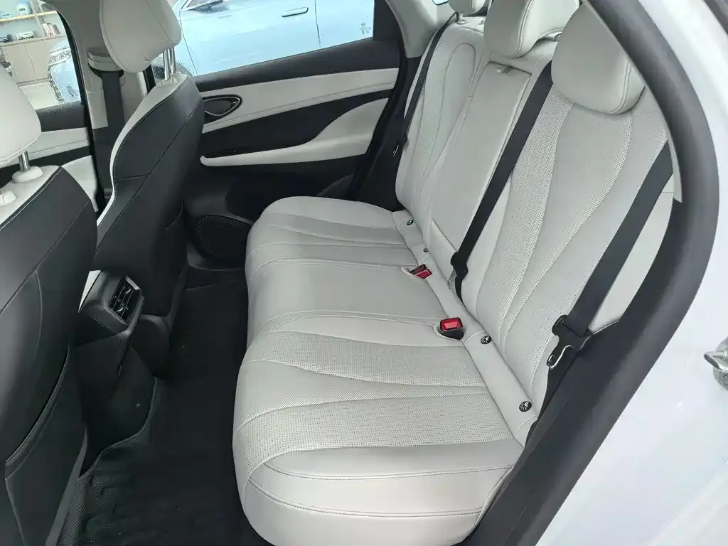 BYD Seal 05 DM-i — фото 2
