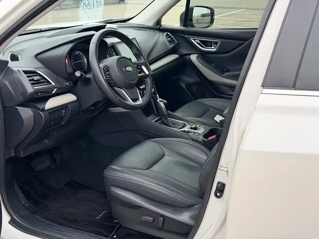 Subaru Forester 2022 из CN, фото 8