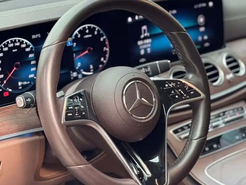 Mercedes-Benz E-Class 2023 из CN, фото 5