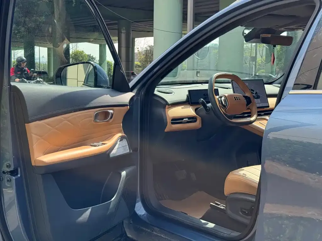 Geely 银河星舰7 — фото 7