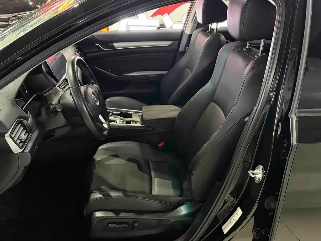 Honda Accord — фото 6