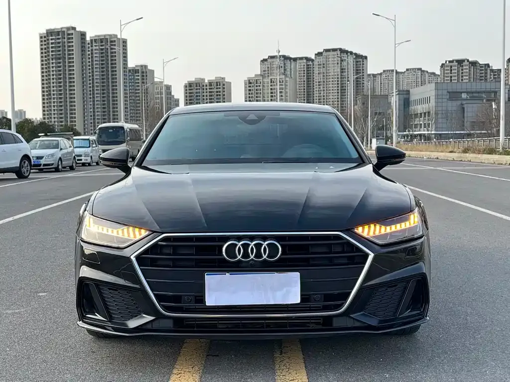 Audi A7 — фото 1