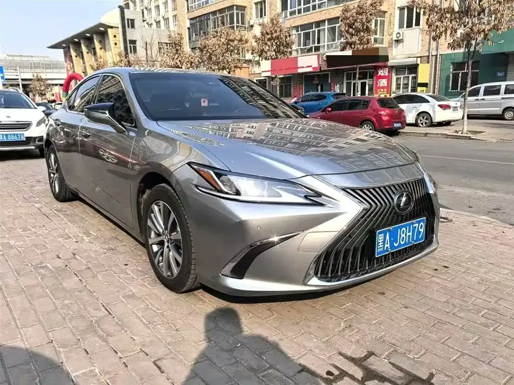 Lexus ES — фото 3