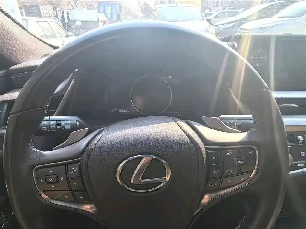 Lexus ES — фото 4