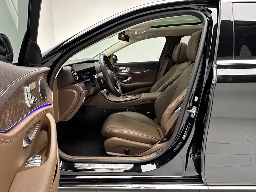 Mercedes-Benz E-Class 2023 из CN, фото 8