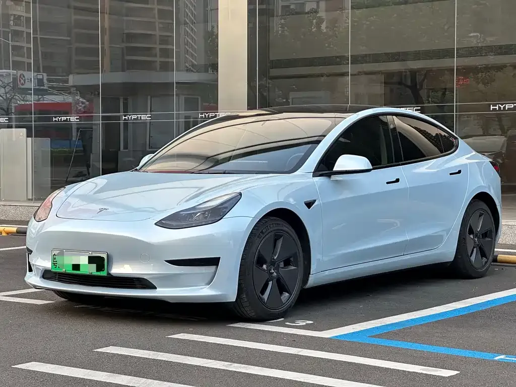 Tesla Model 3 — фото 3