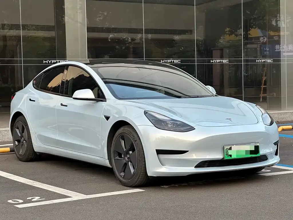 Tesla Model 3 — фото 5