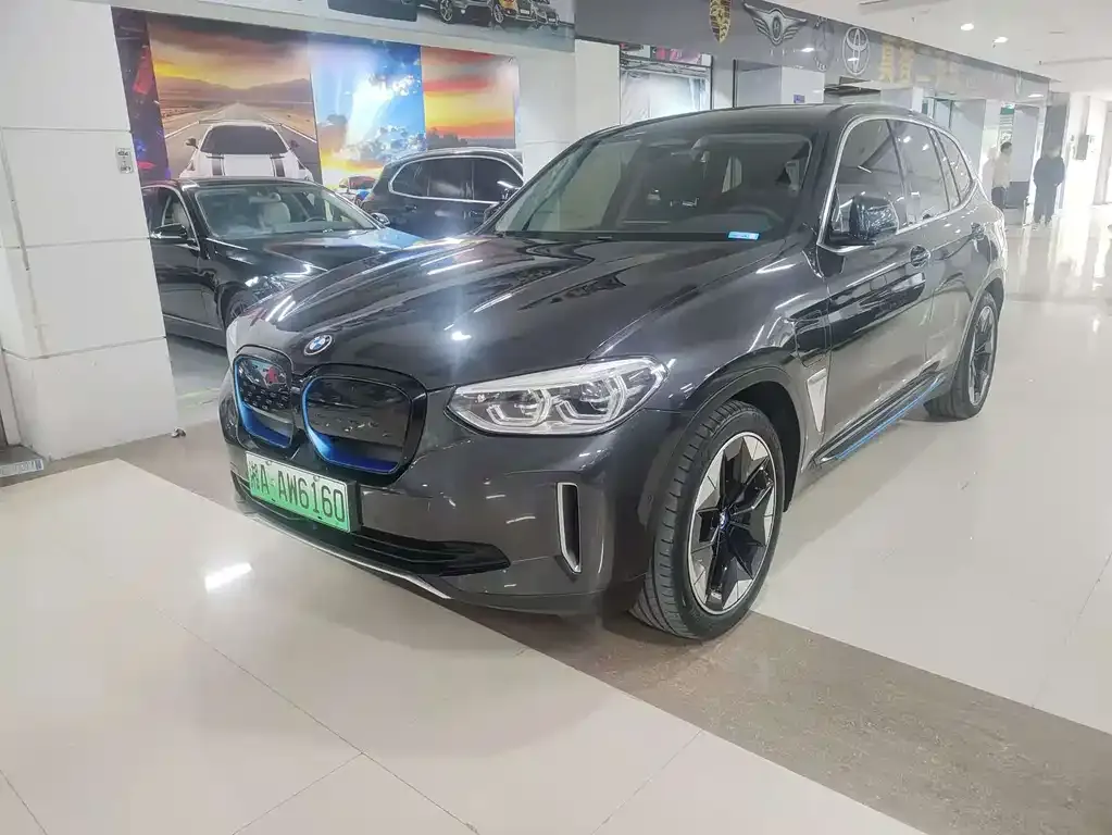 BMW iX3 — фото 1