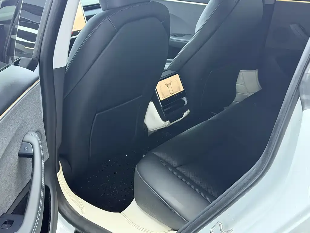 Tesla Model 3 — фото 9