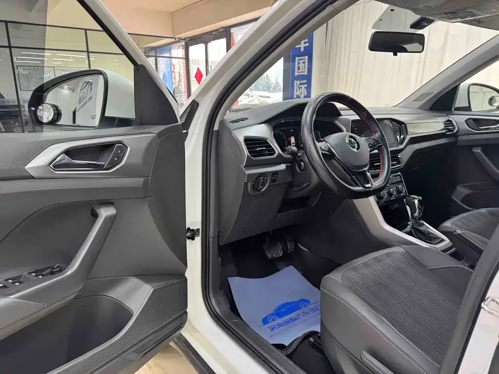 Volkswagen T-Cross — фото 5