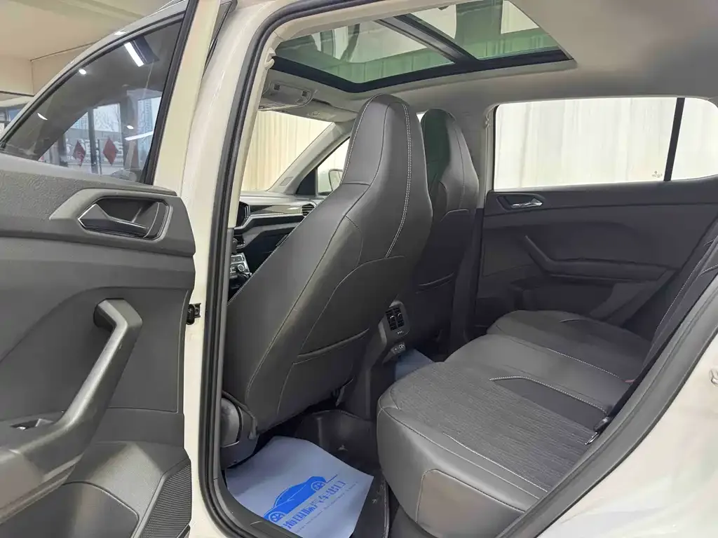 Volkswagen T-Cross — фото 2