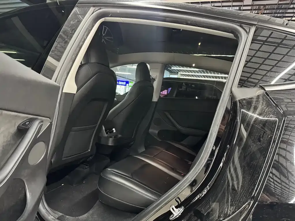 Tesla Model Y 2023 из CN, фото 8