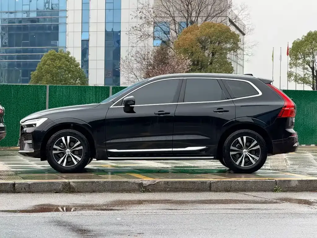 Volvo XC60 — фото 7