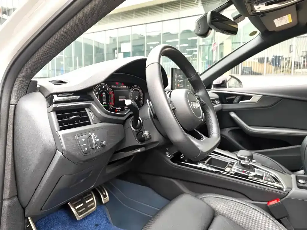 Audi A4L 2023 из CN, фото 9
