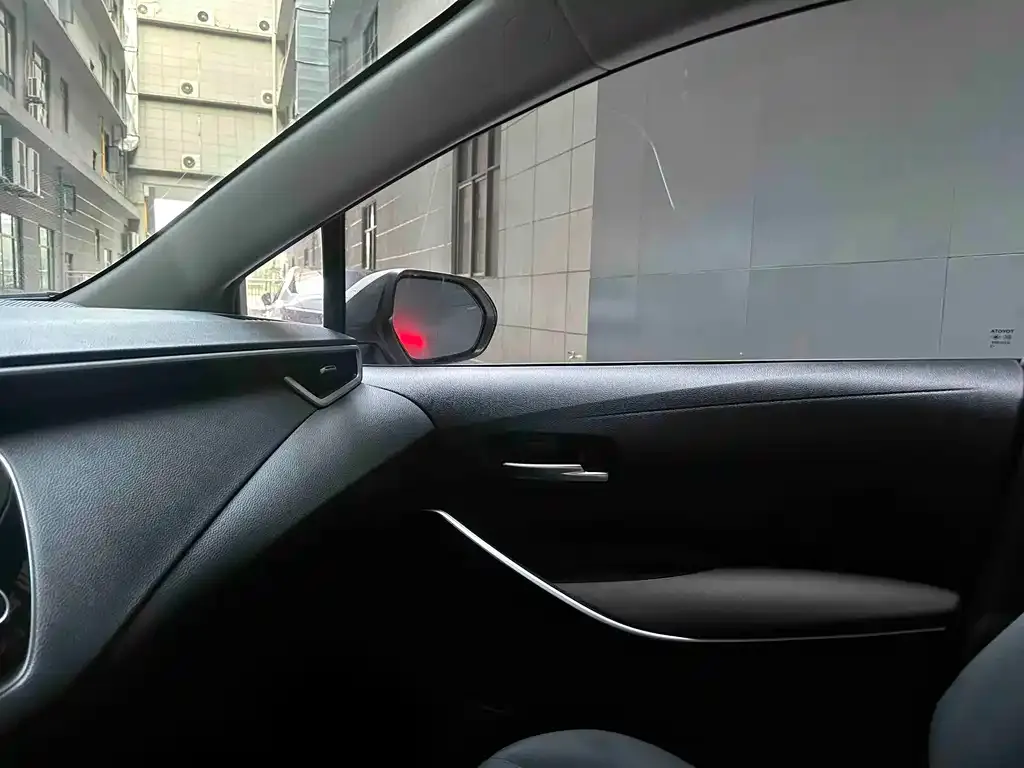 Toyota Corolla 2023 из CN, фото 10