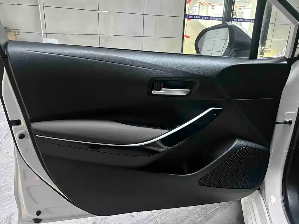Toyota Corolla 2023 из CN, фото 3