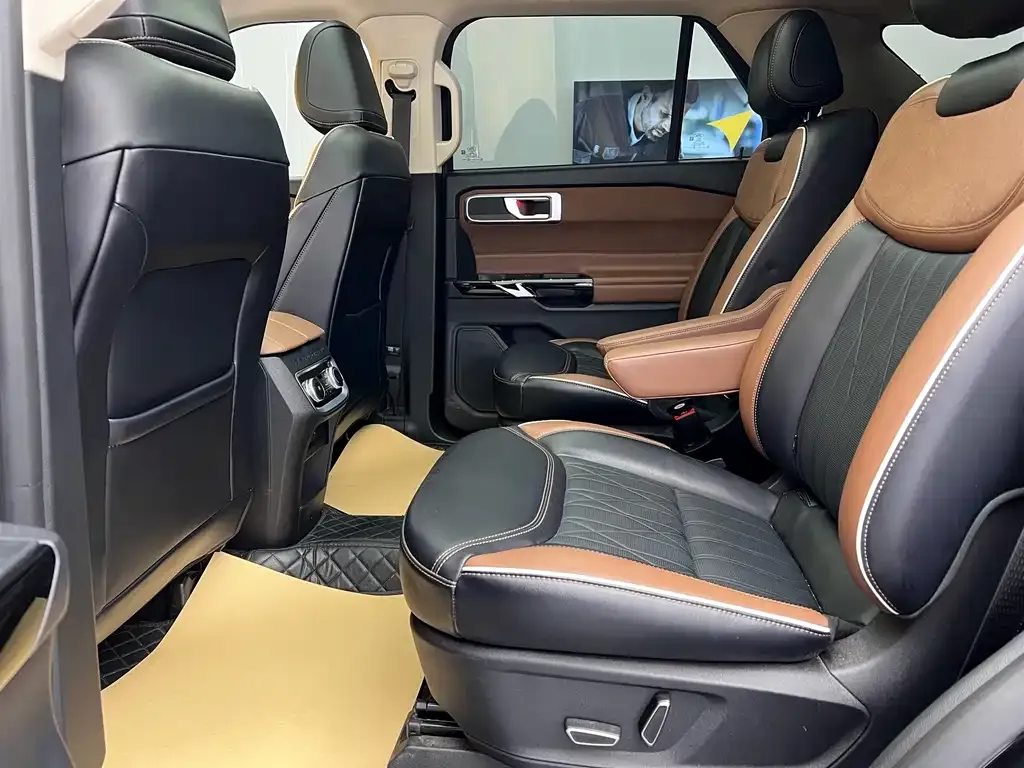 Ford Explorer 2024 из CN, фото 5
