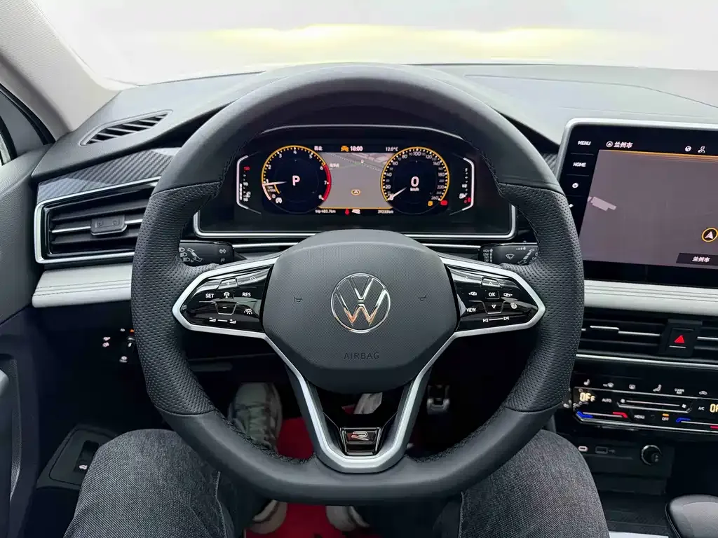 Volkswagen Tiguan L — фото 5