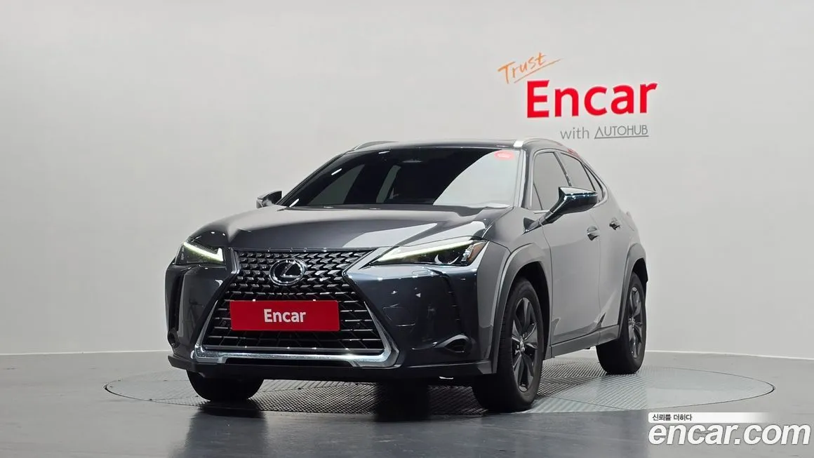 Lexus UX — фото 2