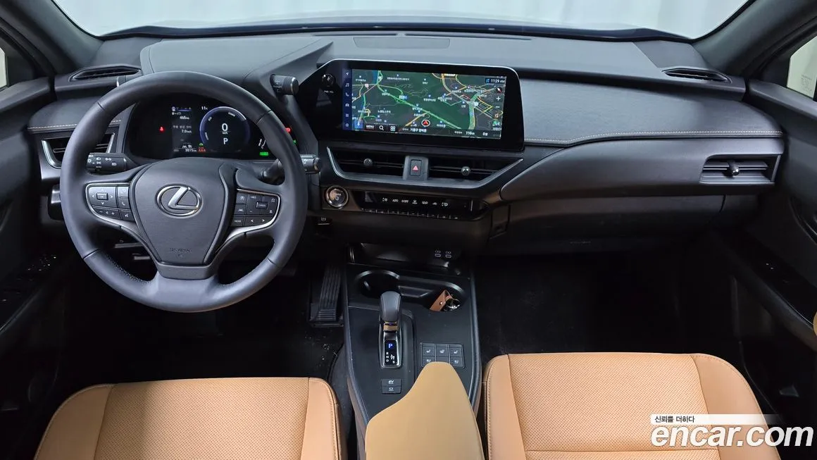 Lexus UX — фото 8