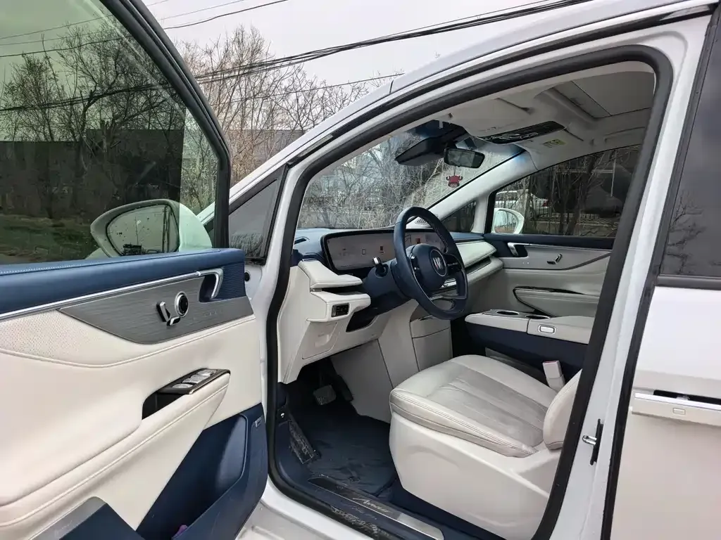 Buick GL8 Hybrid — фото 6