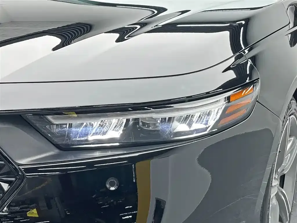 Honda Accord — фото 8