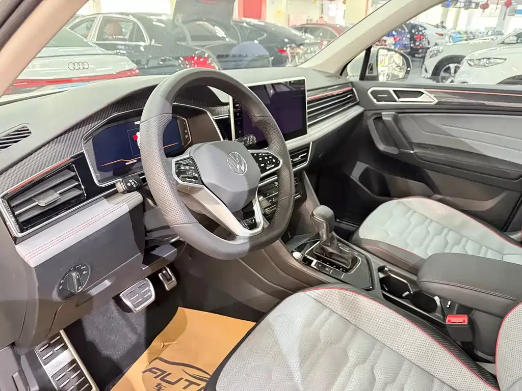 Volkswagen Tiguan L 2023 из CN, фото 6