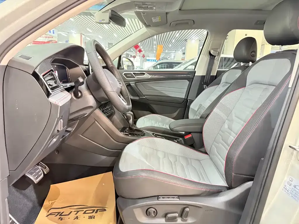 Volkswagen Tiguan L 2023 из CN, фото 10