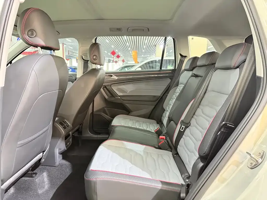 Volkswagen Tiguan L 2023 из CN, фото 3